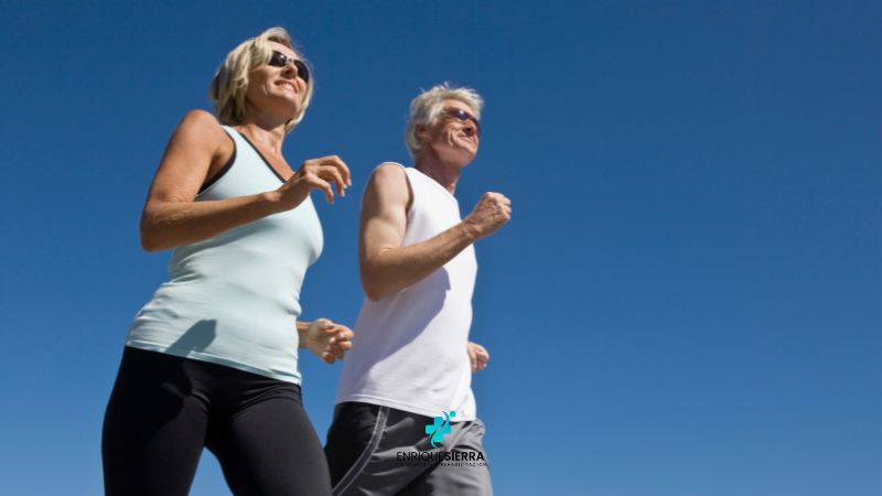 como andar bien para el dolor de rodilla